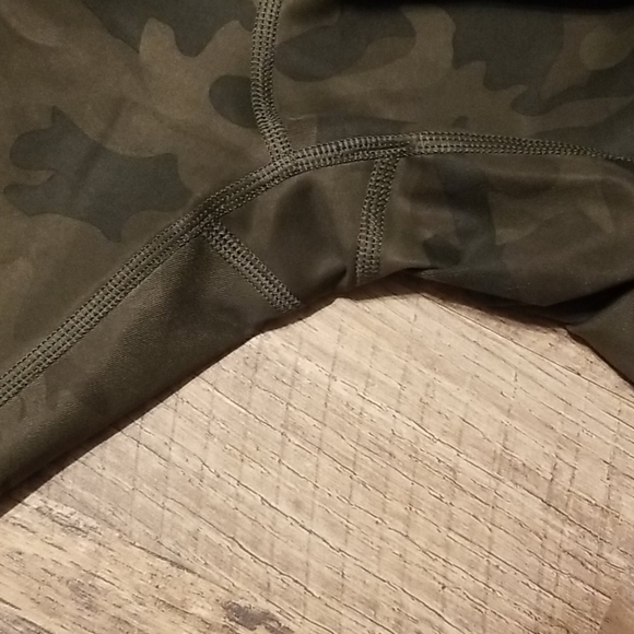 Lululemon capri leggings - Picture 3 of 6